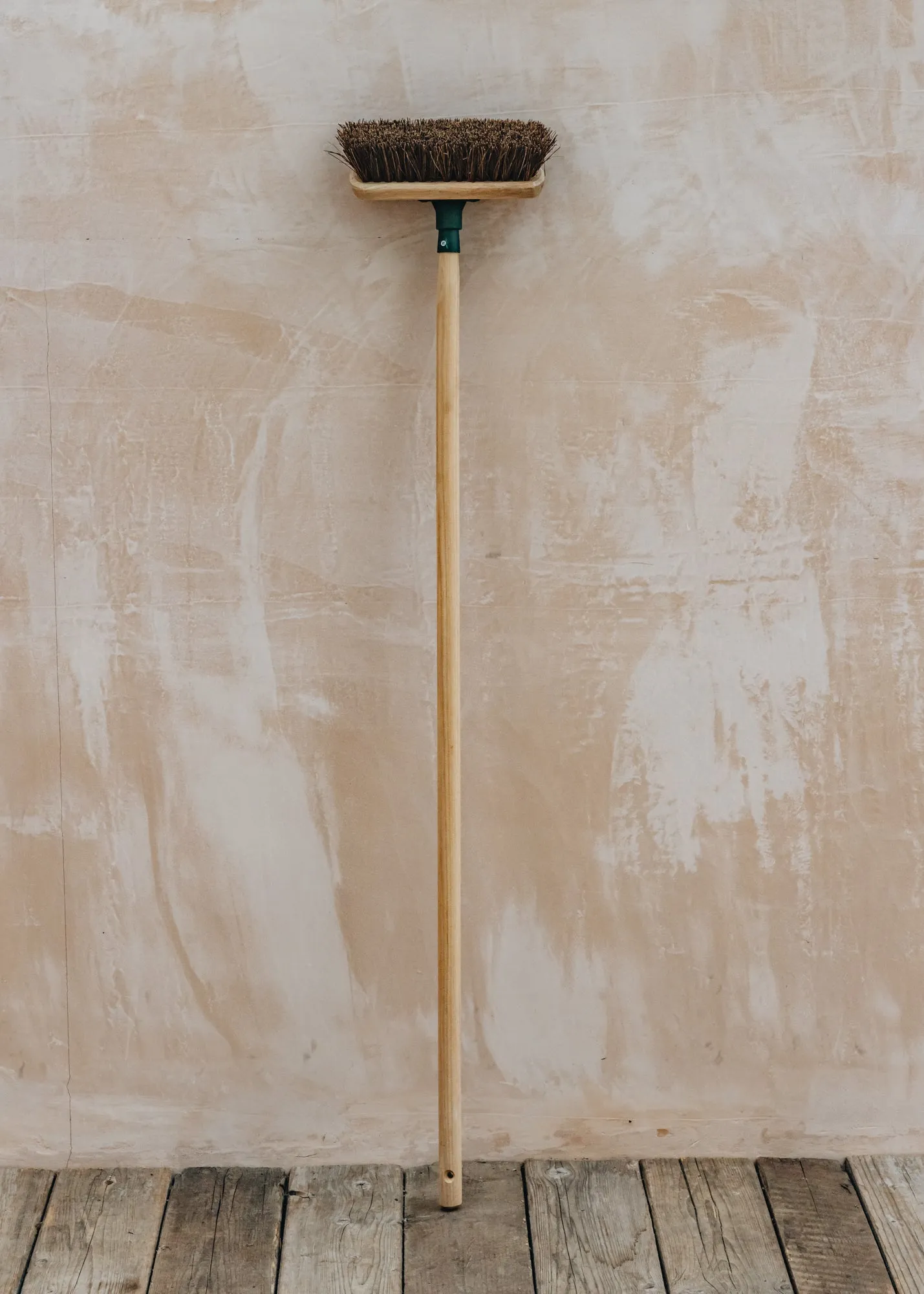 Bassine 9" Garden Brush