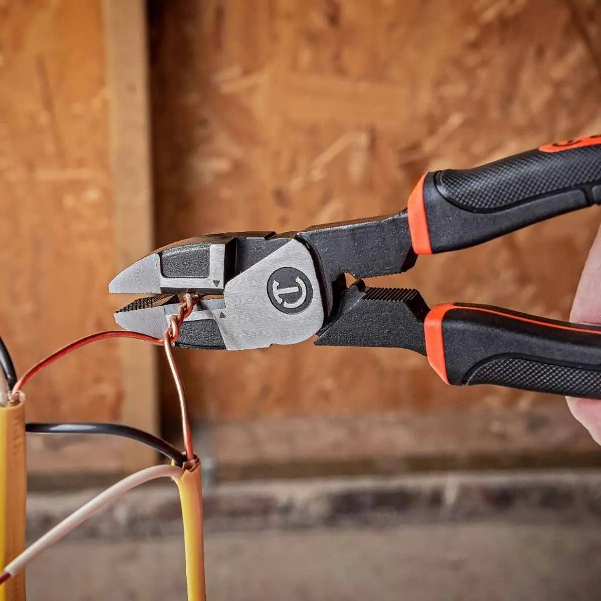 Crescent Z20509CG 9-1/2" Z2 Dual Material Lineman's Pliers