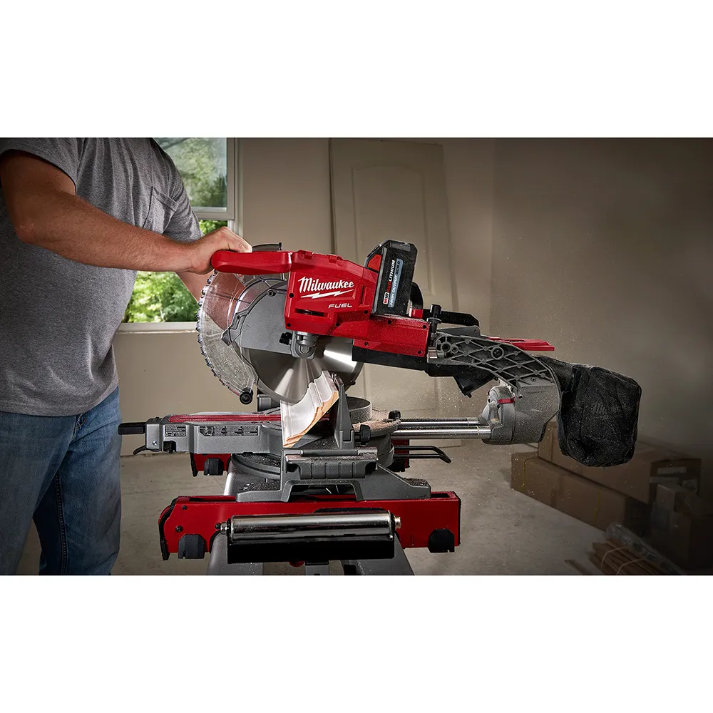Milwaukee M18 Fuel 10" Dual Bevel Sliding Compound Miter Saw Kit